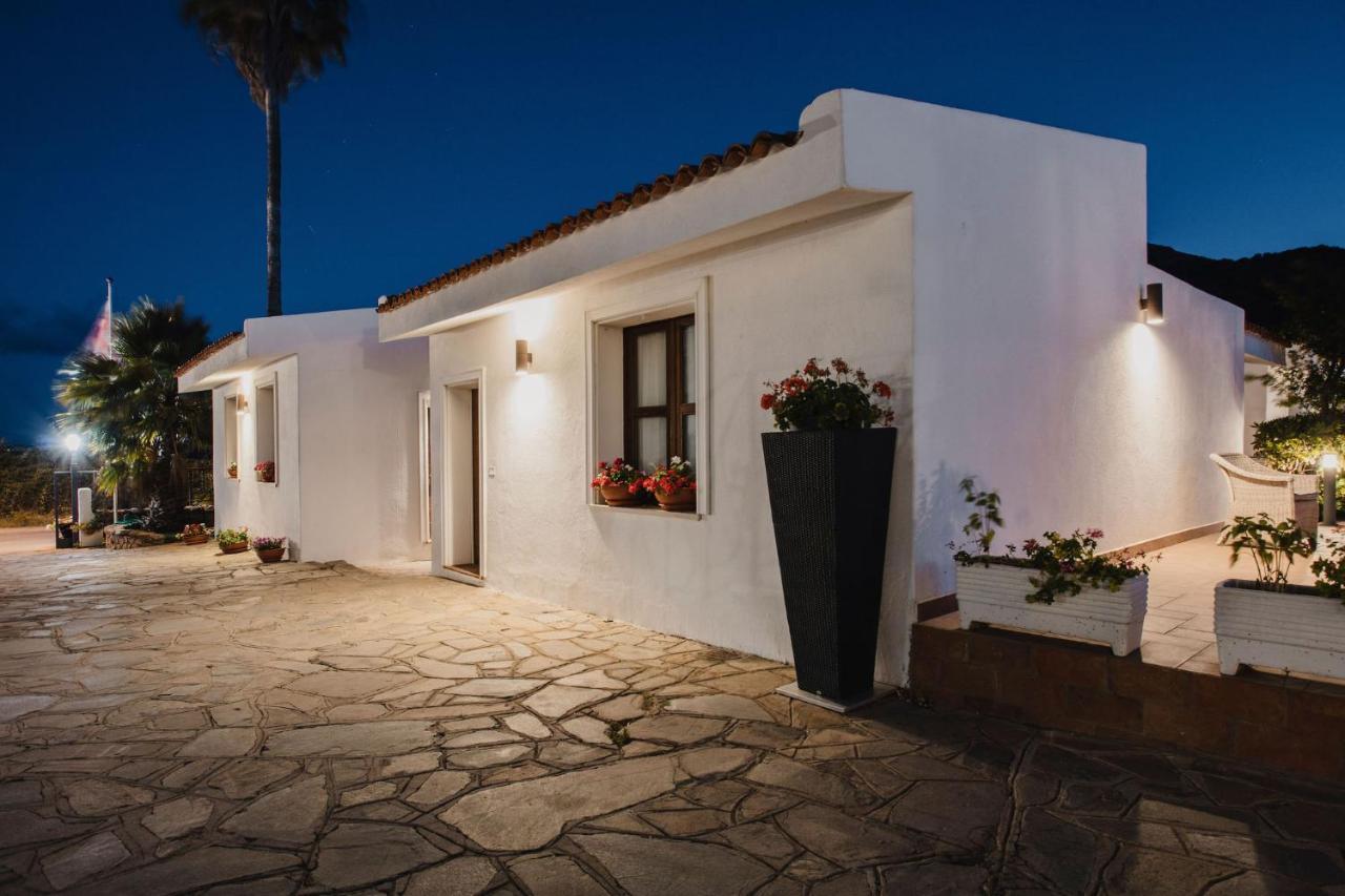 Resort Fior Di Sardegna โปซาดา ภายนอก รูปภาพ